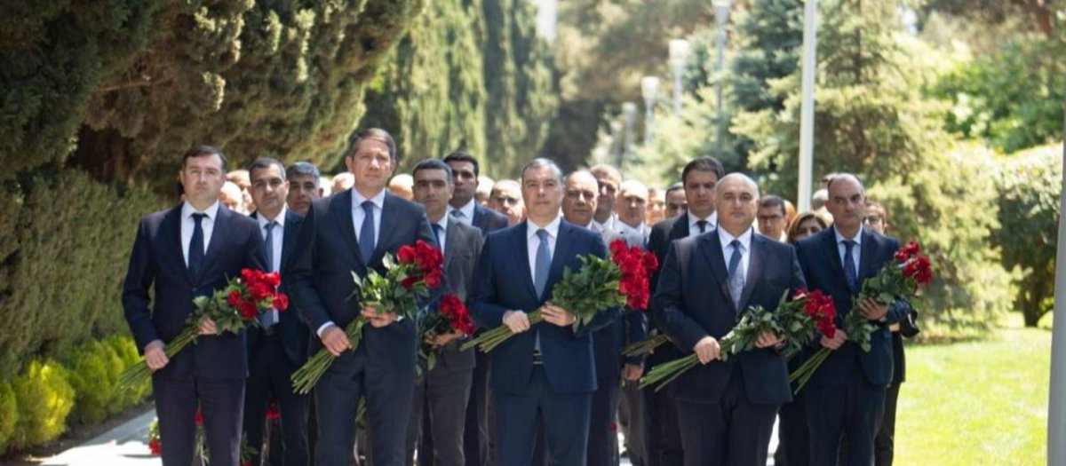 Azərbaycan Respublikası Maliyyə Nazirliyinin kollektivi Ümummilli lider Heydər Əliyevin əziz xatirəsini yad edib