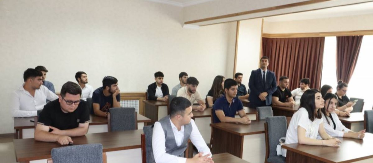 Tələbələrin Maliyyə Nazirliyində istehsalat təcrübəsi davam edir.