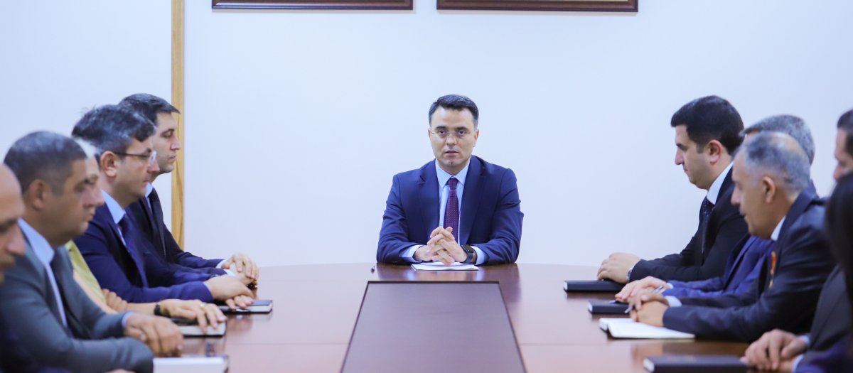 Maliyyə Nazirliyinin əməkdaşına “Dövlət qulluğunda fərqlənməyə görə” medalı təqdim olunub